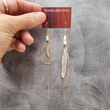 Load image into Gallery viewer, Mixed Metals Asymmetric Feather Duster Earrings - howlite