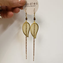 Load image into Gallery viewer, Vintage mesh leaves duster earrings