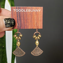Load image into Gallery viewer, Aztec Copper Fans Earrings