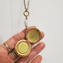 Load image into Gallery viewer, Vintage Round Locket Necklace - Anchor