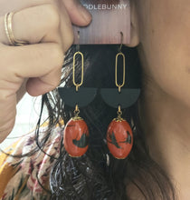 Load image into Gallery viewer, Geometric splash drop earrings