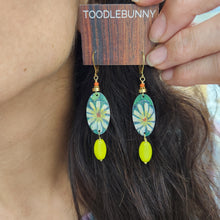 Load image into Gallery viewer, Floral Tin Dangle Earrings - Lime
