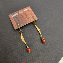 Load image into Gallery viewer, Vintage Curved Link Drop Earrings - Carnelian
