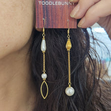 Load image into Gallery viewer, Asymmetric Glass Pearl Dangle Earrings
