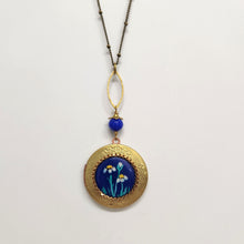 Load image into Gallery viewer, Round Vintage Locket Necklace - Blue Floral
