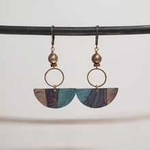 Load image into Gallery viewer, Geometric Tropical Leaf Tin Earrings - Champagne Pearl
