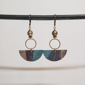 Geometric Tropical Leaf Tin Earrings - Champagne Pearl