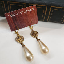 Load image into Gallery viewer, Vintage Glass Pearl Filigree  Drop Earrings
