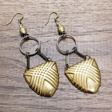 Load image into Gallery viewer, Shielded Mixed Metal Earrings
