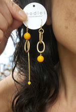 Load image into Gallery viewer, Asymmetric Color pop link drop earrings
