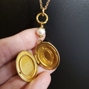 Small Vintage Oval Locket Necklace - White Pearl