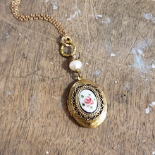 Load image into Gallery viewer, Small Vintage Oval Locket Necklace - White Pearl
